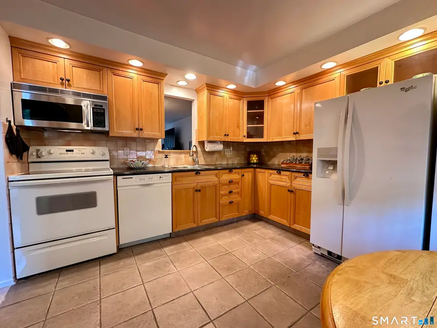 83 Van Buskirk Avenue, Stamford, CT 06902 - #3