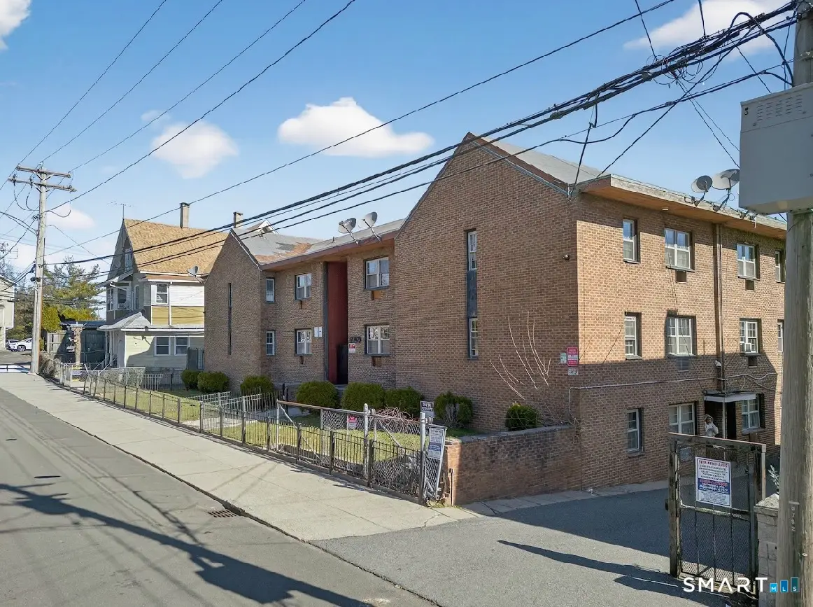 240 Oak Street, Bridgeport, CT 06604 - #1