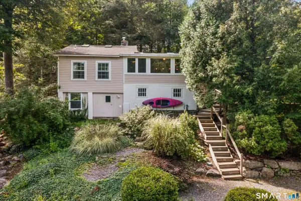 1 Algonquin Trail, Newtown, CT 06482