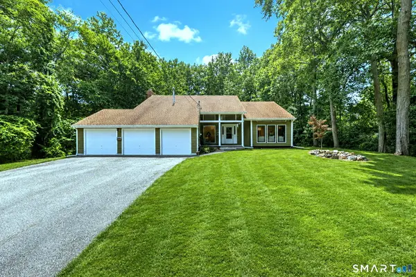 405 Shelton Road, Trumbull, CT 06611