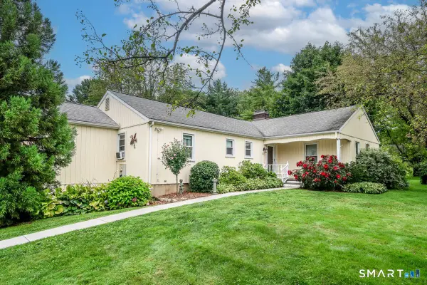 11 Jefferson Drive, New Milford, CT 06776