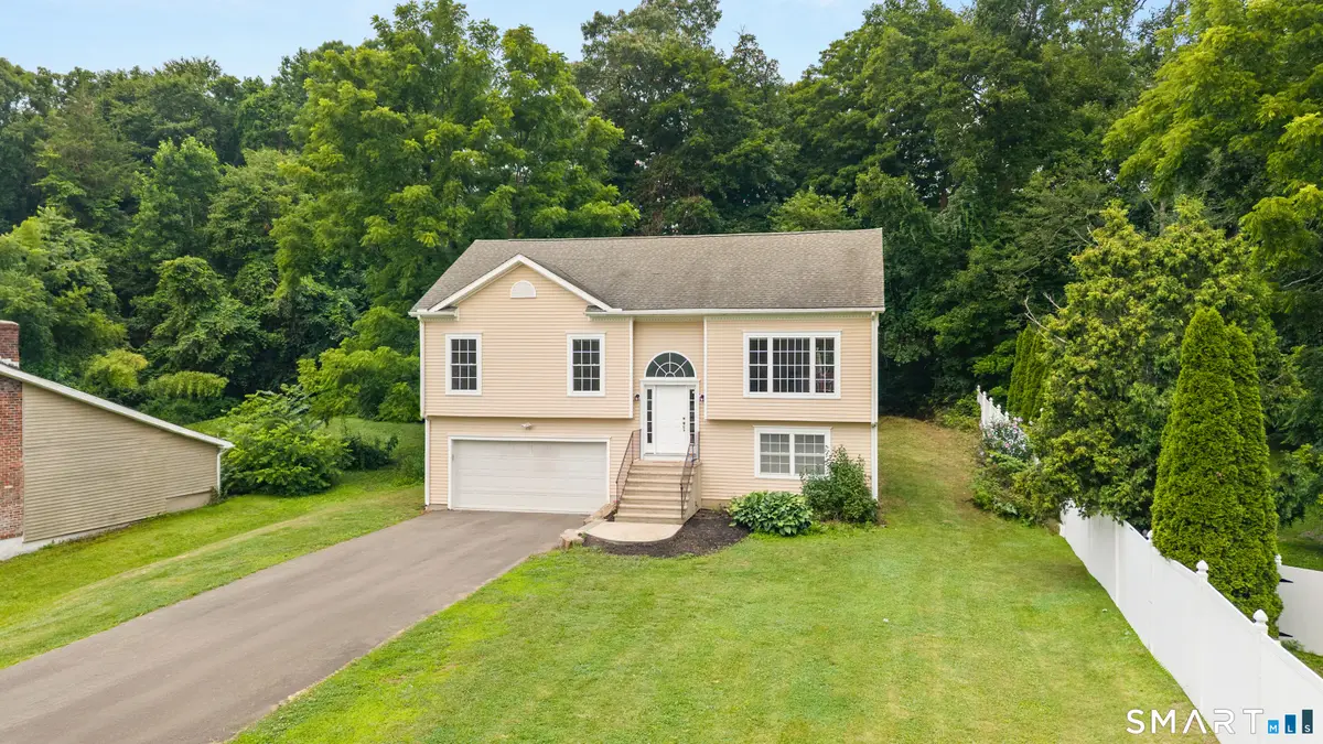 10 West Street, Woodbridge, CT 06525 - #1