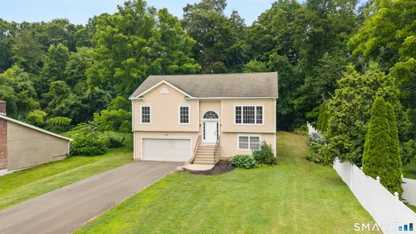 10 West Street, Woodbridge, CT 06525