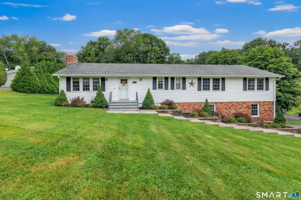 32 Nuthatch Hill Road, Trumbull, CT 06611