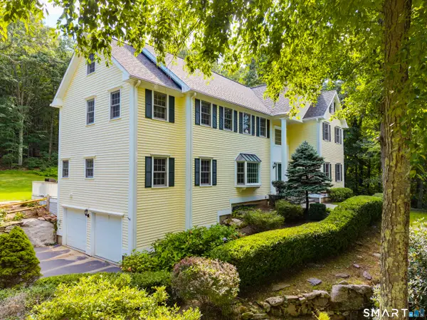 12 Carriage Hill Road, Woodbridge, CT 06525