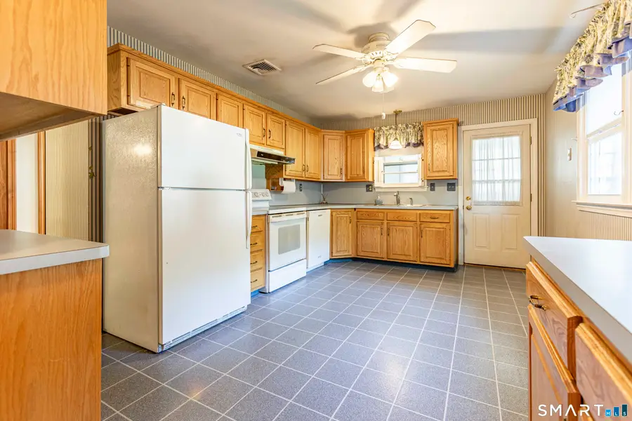 16 Philip Road, Manchester, CT 06040 - #2