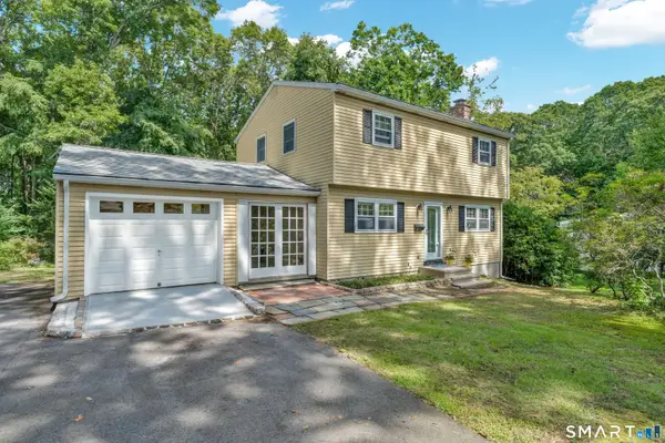16 Overlook Drive, Waterford, CT 06385