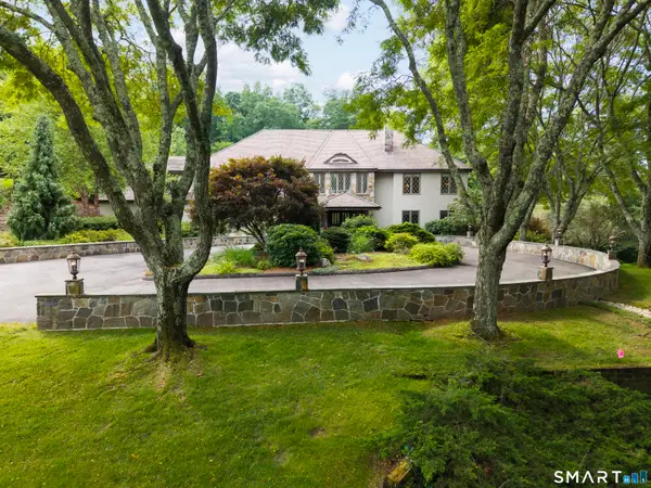 21 Breezy Knoll, Avon, CT 06001