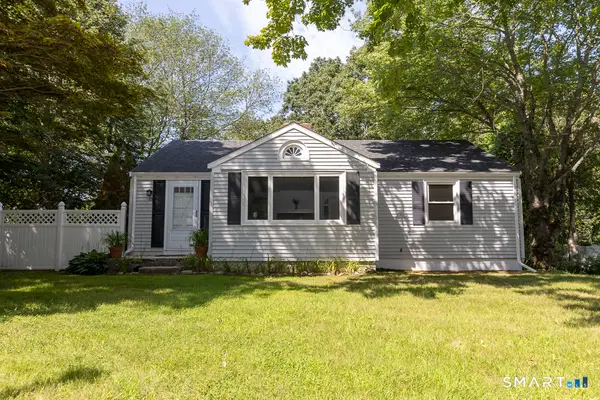 35 School House Road, Old Saybrook, CT 06475
