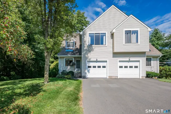 15 Stream Court #106, Farmington, CT 06032