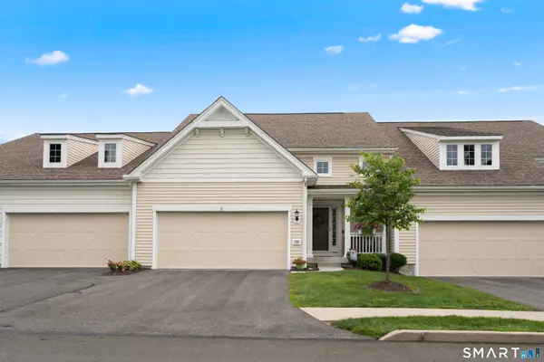 733 Championship Drive #733, Oxford, CT 06478