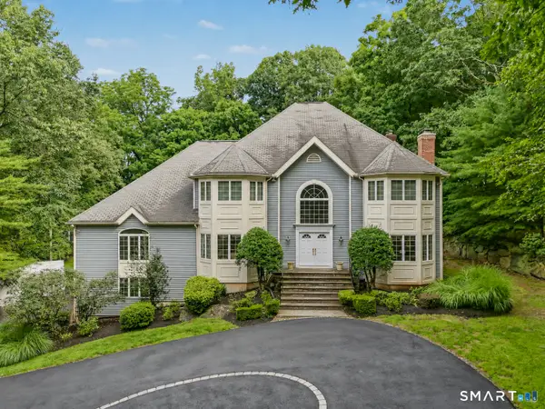 97 Brookhollow Lane, Stamford, CT 06902