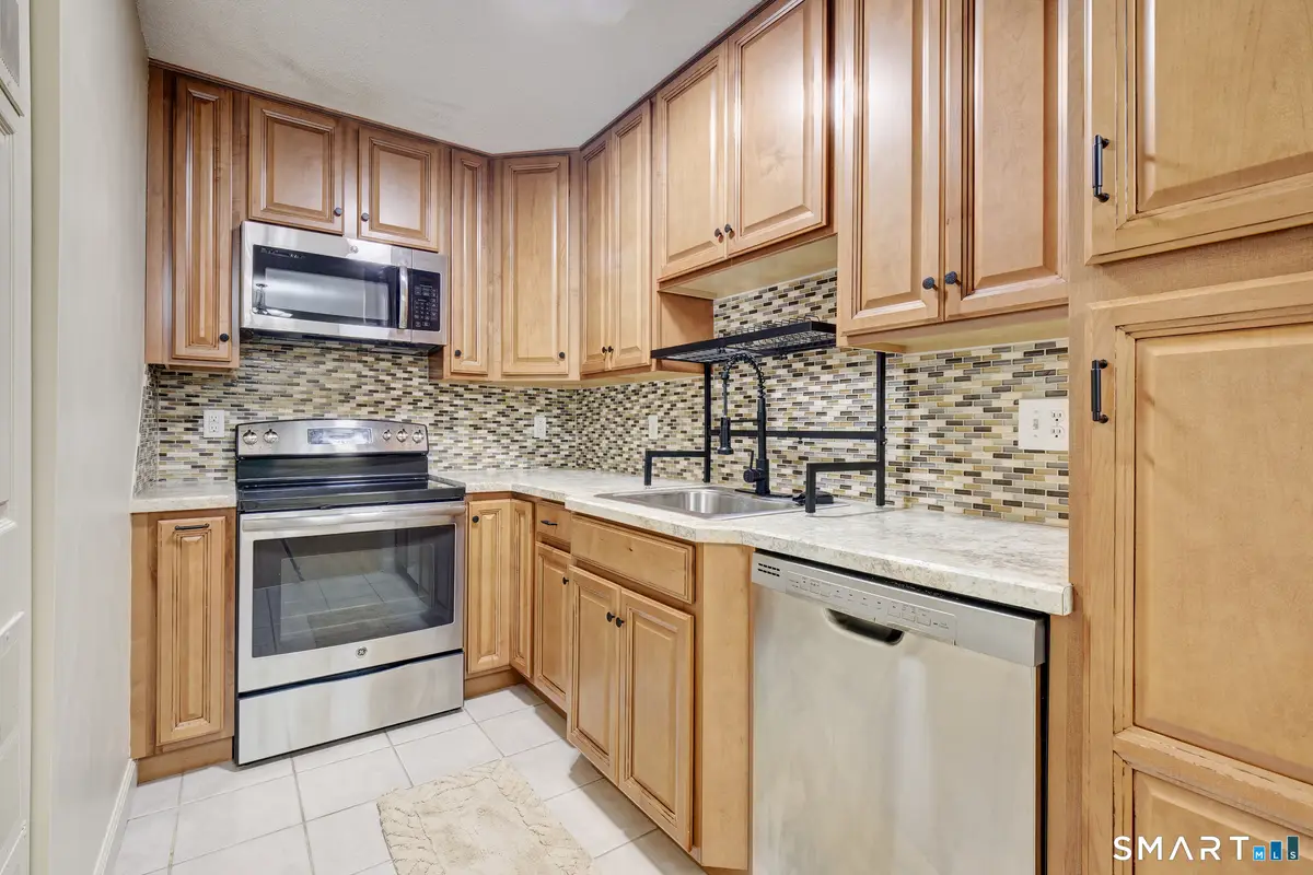 193 Oakland Street #B, Manchester, CT 06042 - #1
