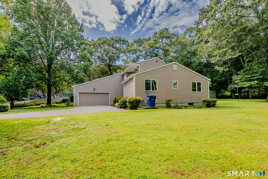 4 Briarwood Court, Gales Ferry, CT 06335 - #3