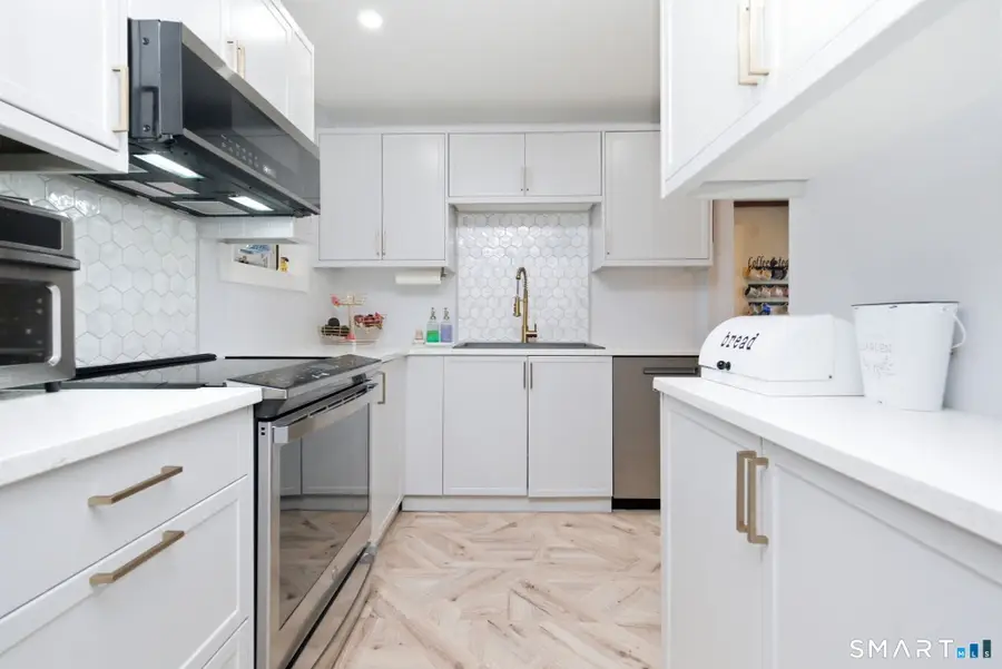 26 Campbell Drive, Stamford, CT 06903 - #3
