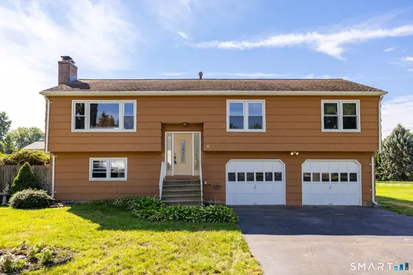 11 Londonderry Lane, Milford, CT 06460