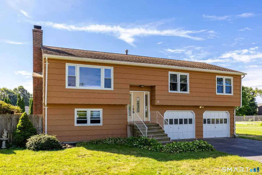 11 Londonderry Lane, Milford, CT 06460 - #2