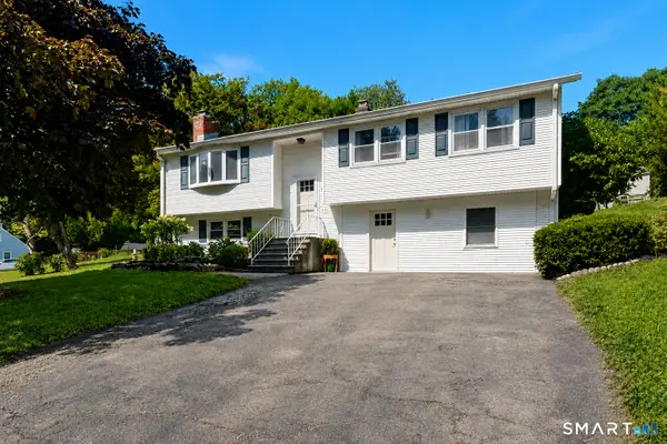 17 North Ridgeland Road, Wallingford, CT 06492