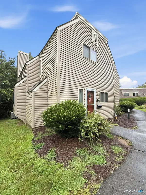 129 Library Lane #129, Simsbury, CT 06070