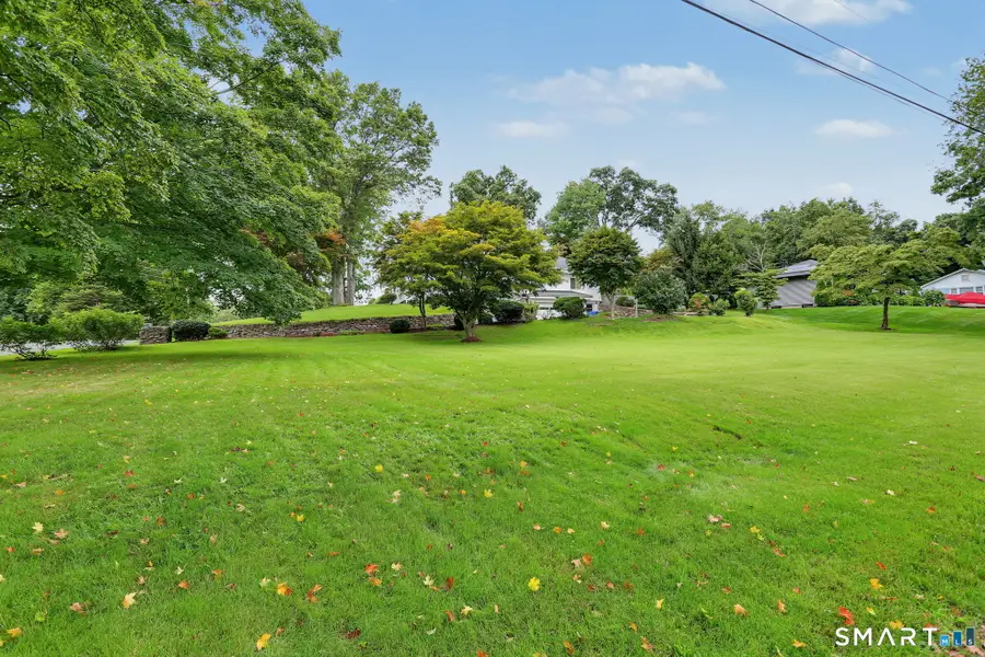 17 Little Plain Road, Trumbull, CT 06611 - #2
