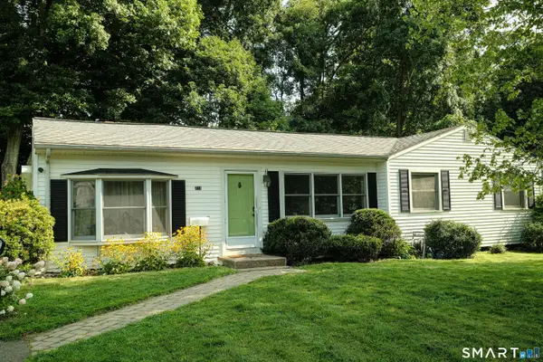213 Robin Lane, Cheshire, CT 06410