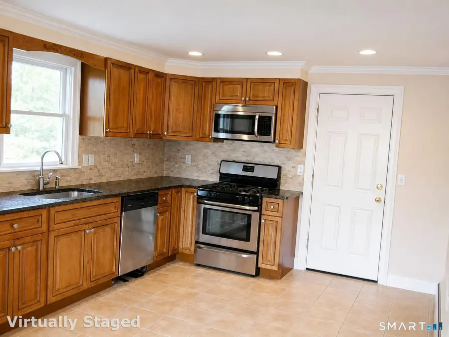 15 Hillhurst Street, Stamford, CT 06902 - #3