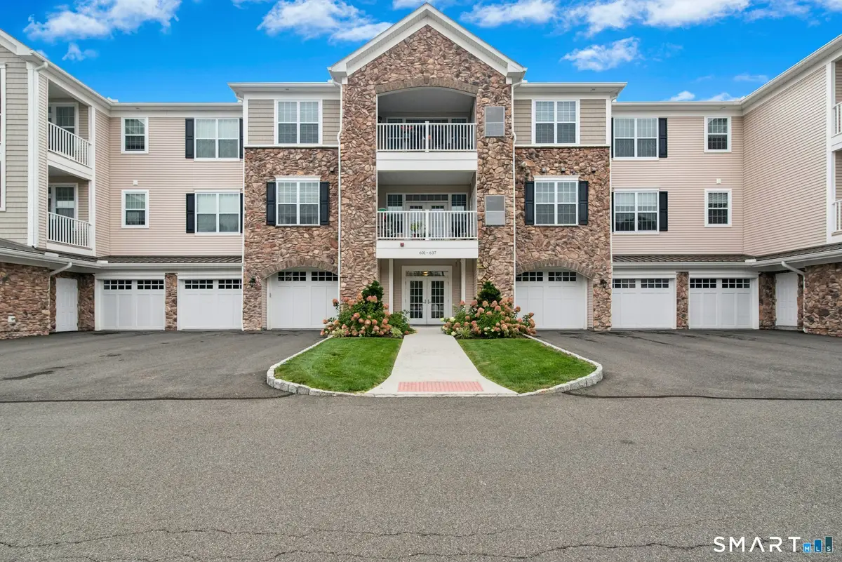 623 Brookside Court #623, Newtown, CT 06470 - #1