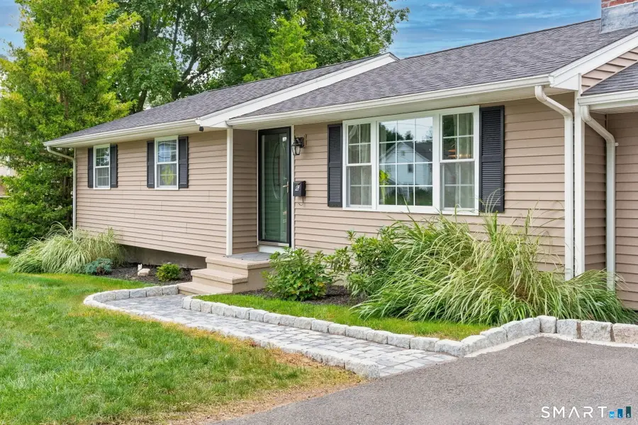 6 Pine Street, Naugatuck, CT 06770 - #2