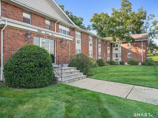 1000 Knapps Highway #9, Fairfield, CT 06825
