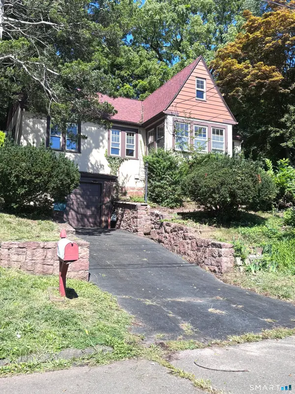 28 Savoy Street, Hamden, CT 06514