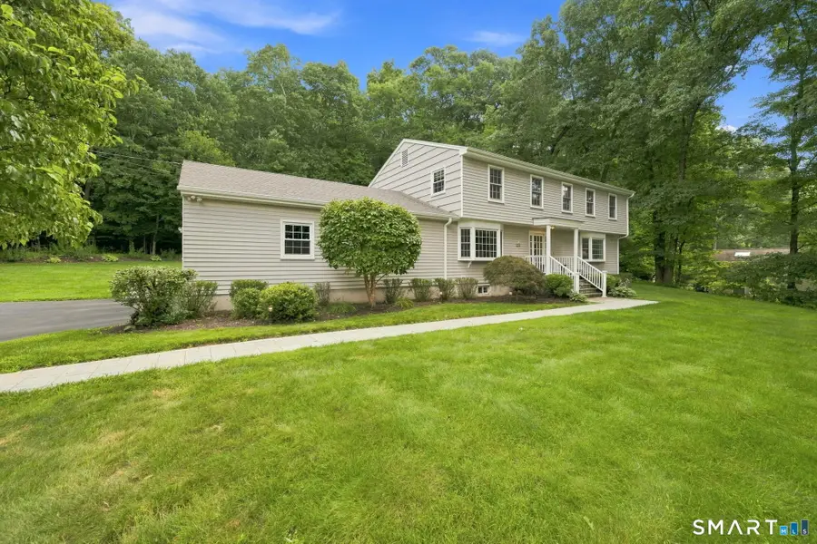 124 Sturbridge Lane, Trumbull, CT 06611 - #3
