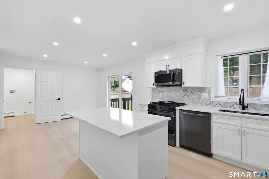 70 Victoria Court, Hamden, CT 06514 - #3
