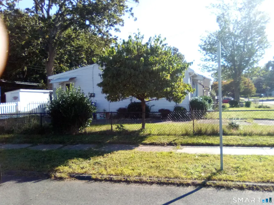 4 Canterbury Street, East Hartford, CT 06118 - #3