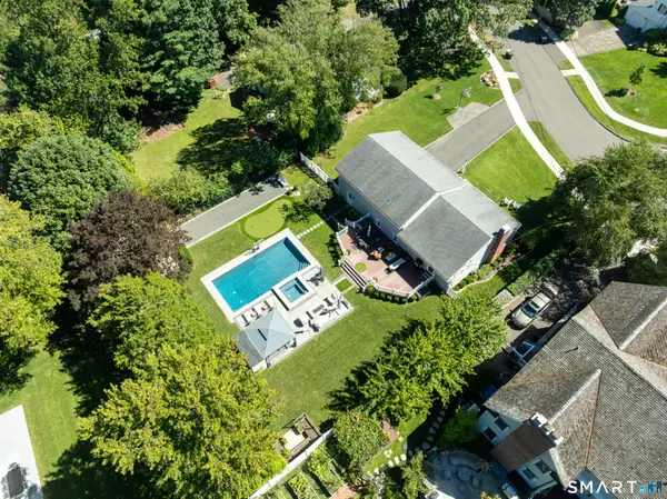 94 Field Crest Road, New Canaan, CT 06840