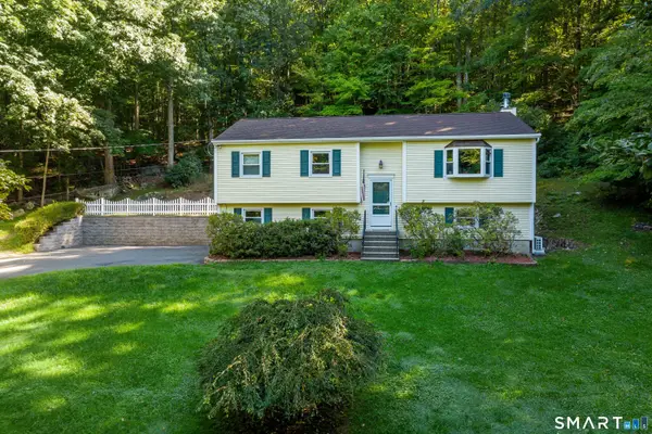 4 Frontier Lane, Danbury, CT 06810