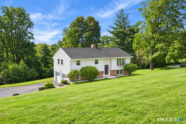 3 Holly Lane, Brookfield, CT 06804