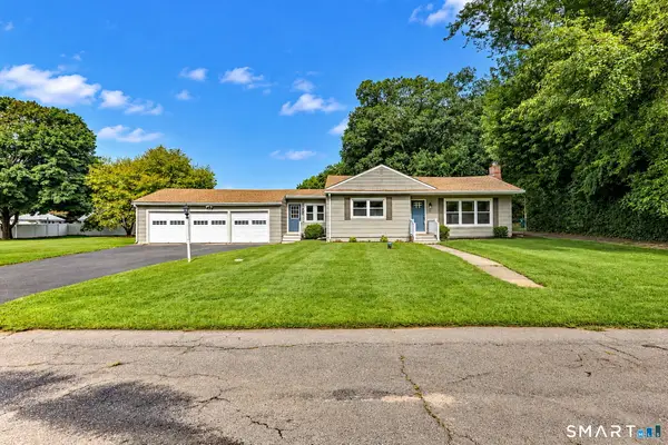 17 Riviera Terrace, Oxford, CT 06478