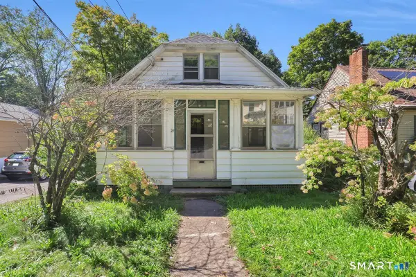 27 Fairview Avenue, Middletown, CT 06457