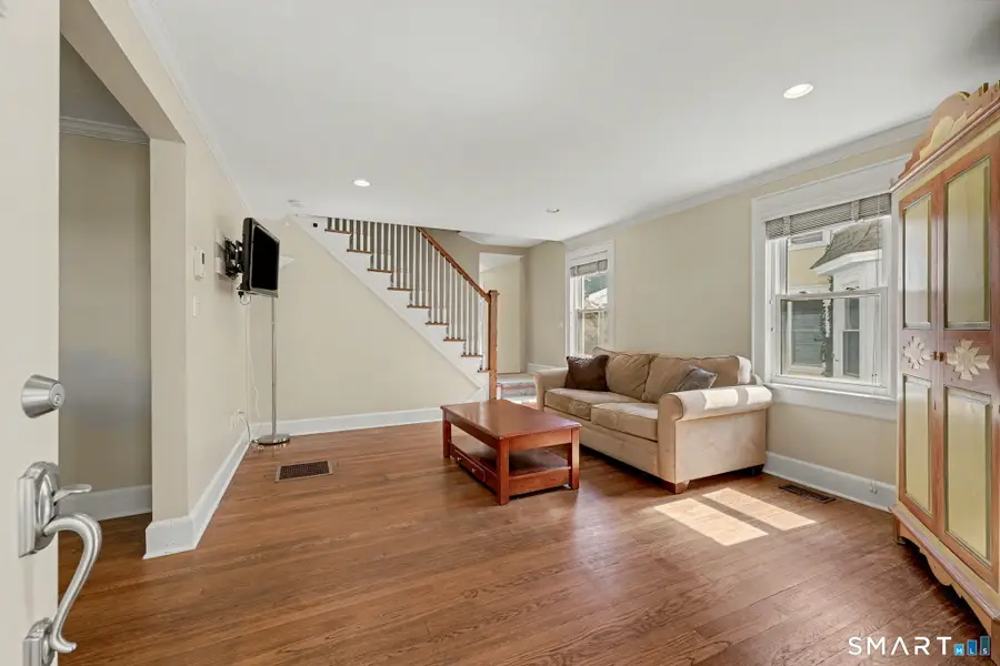 215 Knickerbocker Avenue, Stamford, CT 06907 - #3