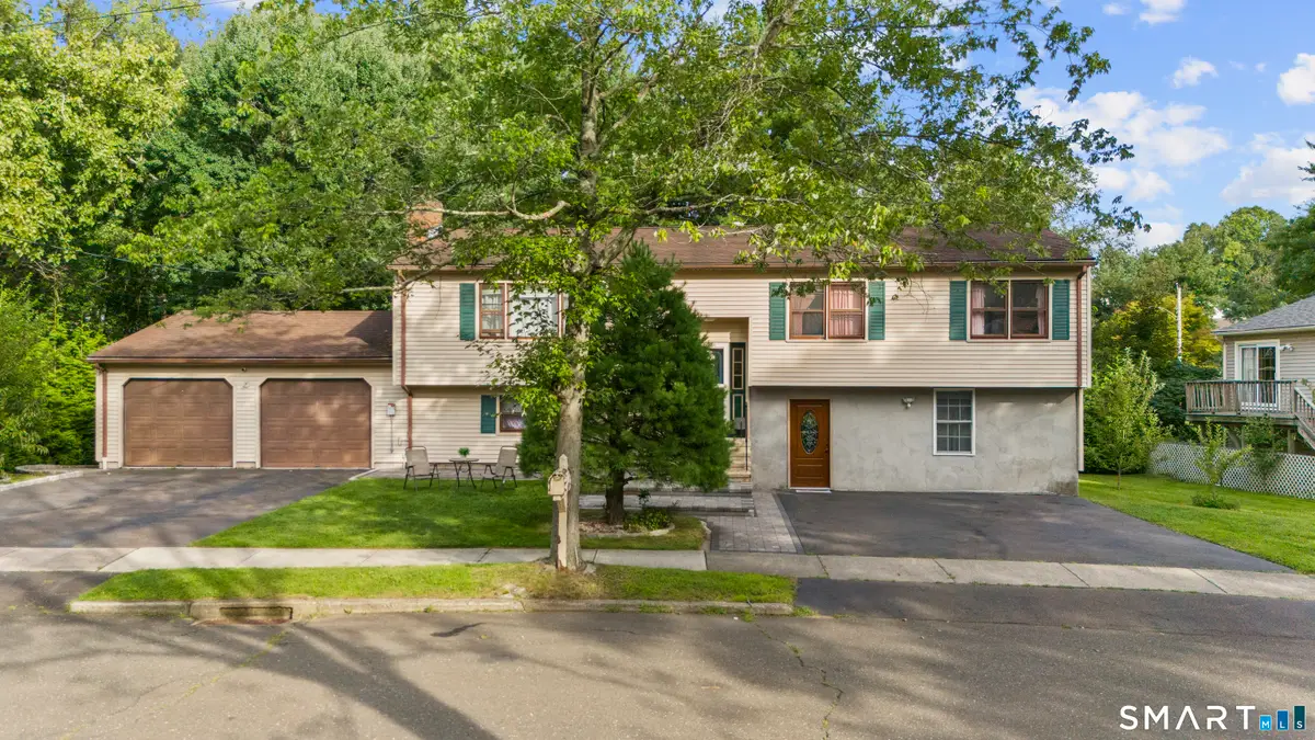 28 Twin Circle Road, West Haven, CT 06516 - #1