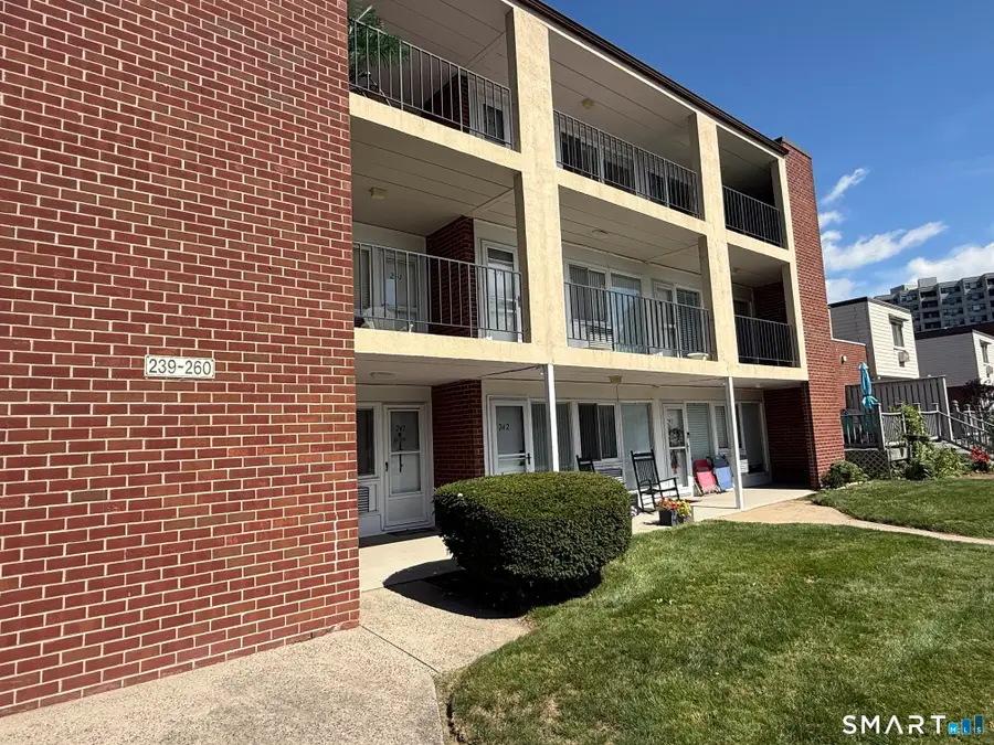 255 West Walk #255, West Haven, CT 06516 - #2