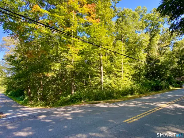 Seagraves Road, Coventry, CT 06238