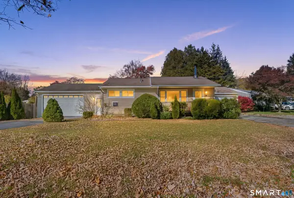 34 Beacon Manor Circle, Naugatuck, CT 06770