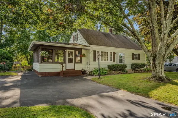 42 Oak Hill Road, Montville, CT 06370