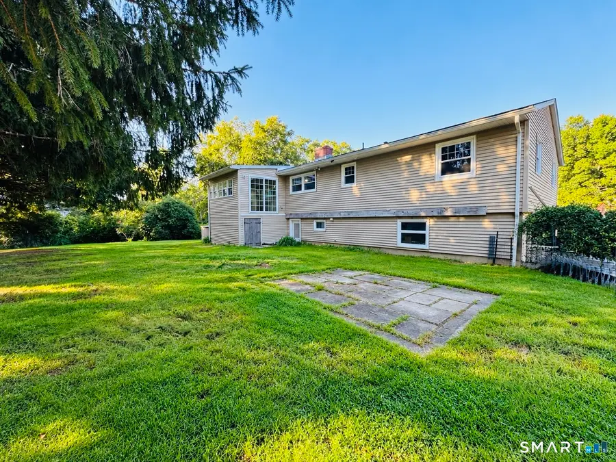 18 Overlook Road, Gales Ferry, CT 06335 - #2