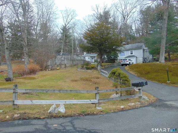 10 Old Waterbury Road, Middlebury, CT 06762