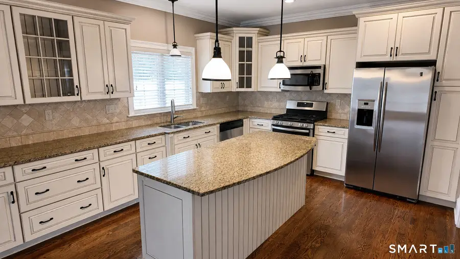 331 Knapps Highway #331, Fairfield, CT 06825 - #3