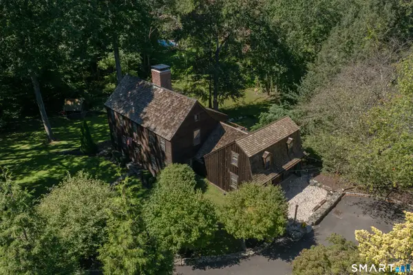 31 Old Barn Road, Trumbull, CT 06611