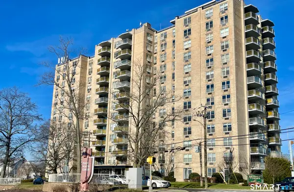 1 Strawberry Hill Court #10H, Stamford, CT 06902