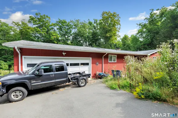 75 Crestwood Road, Bethany, CT 06524